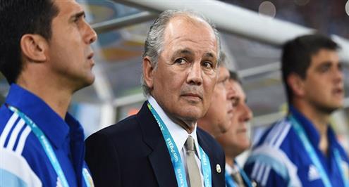 مارادونا سعيد بتعديلات سابيلا : انتبه في الوقت المناسب 